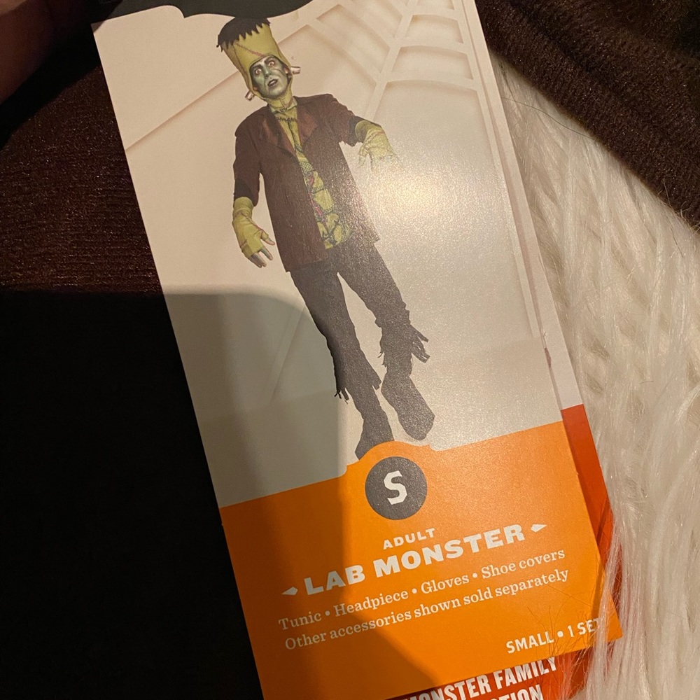 Men’s Frankenstein costume (T) - Picture 4 of 4